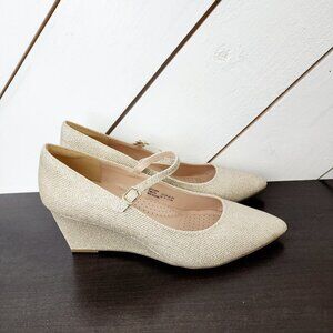 NEW Dream Pairs Women's Size 9.5  Gold Glitter Mary Jane Wedge Heel Shoes 11CT